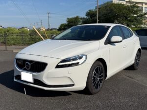 ボルボV40 タックエディション 令和1年式・走行8,000kmの特別仕様車